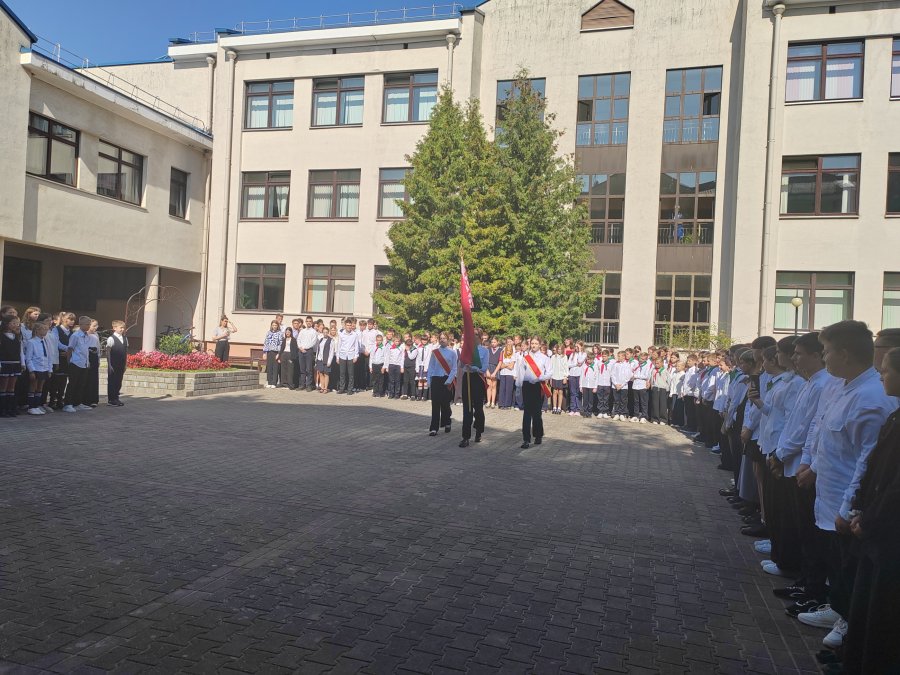 Линейка, посвященная Дню народного единства, 17 сентября