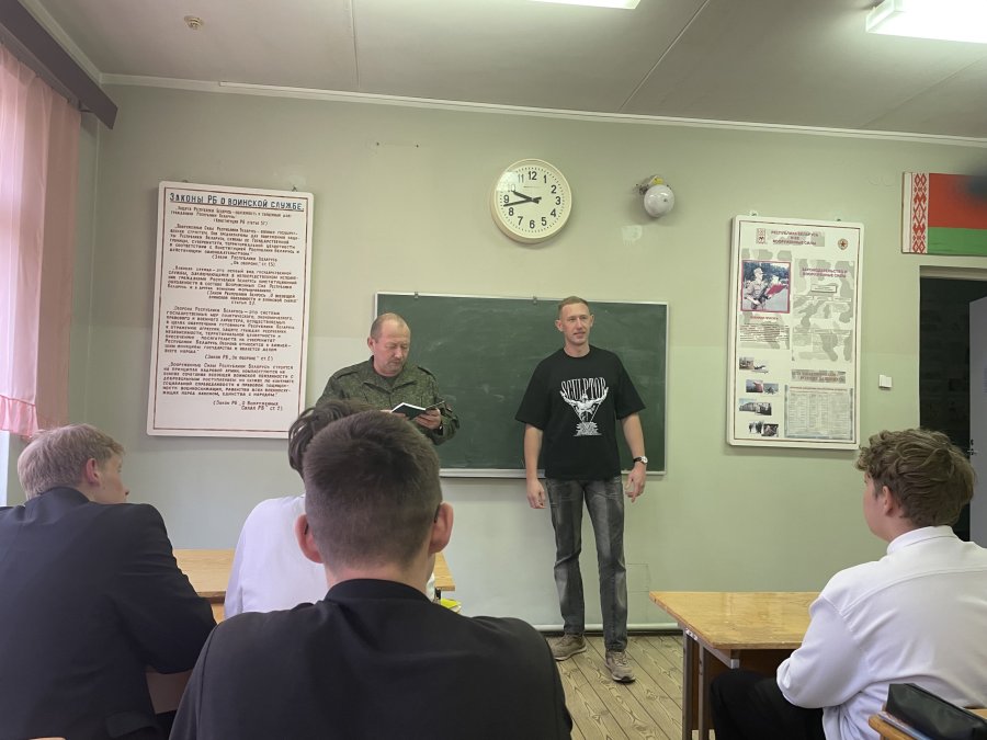 Беседа военного психолога в.ч 48685 с учащимися